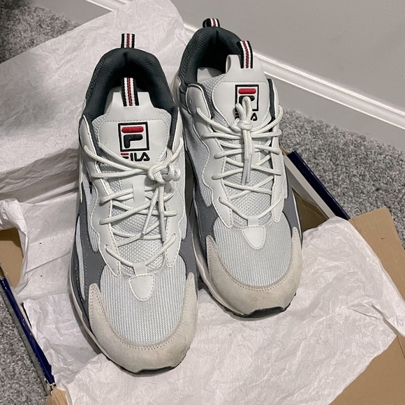 Filas - Picture 2 of 5